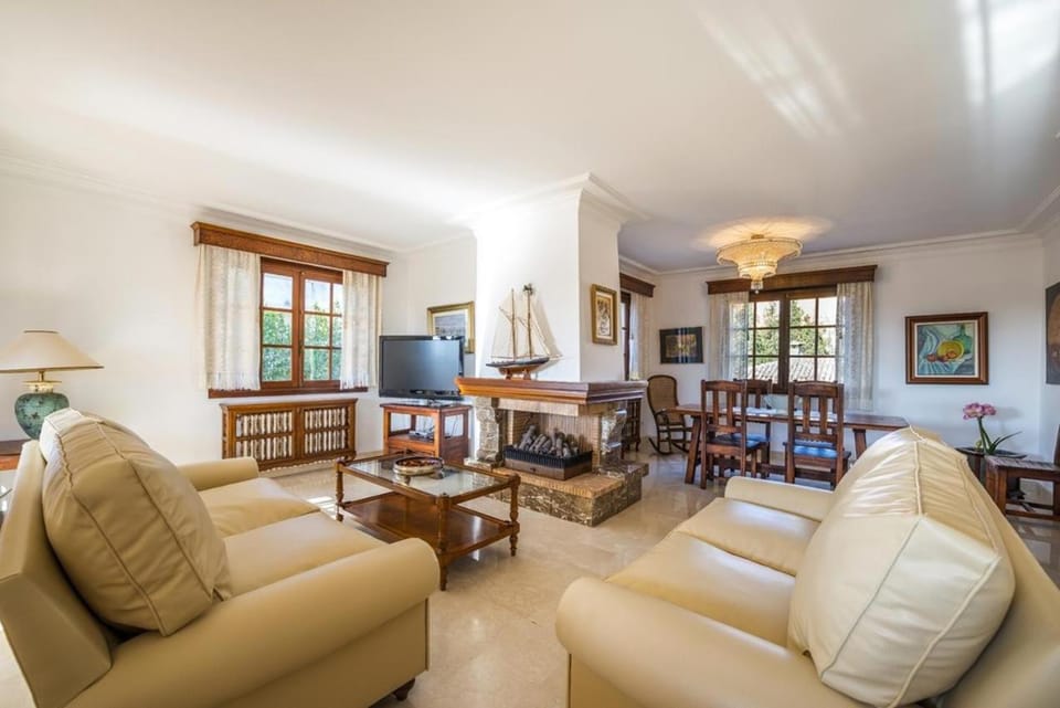 Casa Can Pou House in Llevant