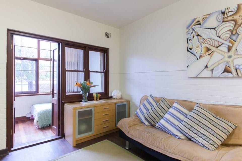 B3 Crawley Apartment 1 BRM & Sleepout near UWA Apartment in Nedlands