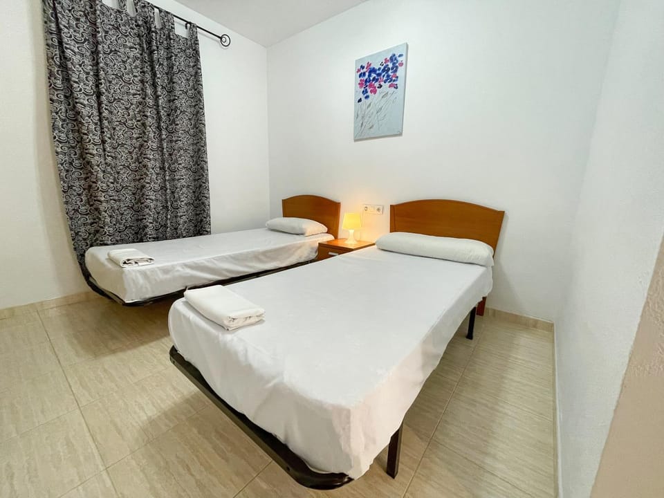 Spring, Bed, Activities, Winter, Summer, Children play ground, Garden, Balcony/Terrace, Photo of the whole room, Beach, Hiking, Animals, Animals, Animals, Bedroom, Autumn, Pets, Pets, Pets, Sea view, Swimming pool, Entertainment, children, children, children, young children, young children, young children, older children, older children, older children, group of guests, group of guests, group of guests, cot, bunk bed, Family, Family, Family, Parking, microwave, oven, pet friendly, pet friendly, washing machine, elevator, air conditioner