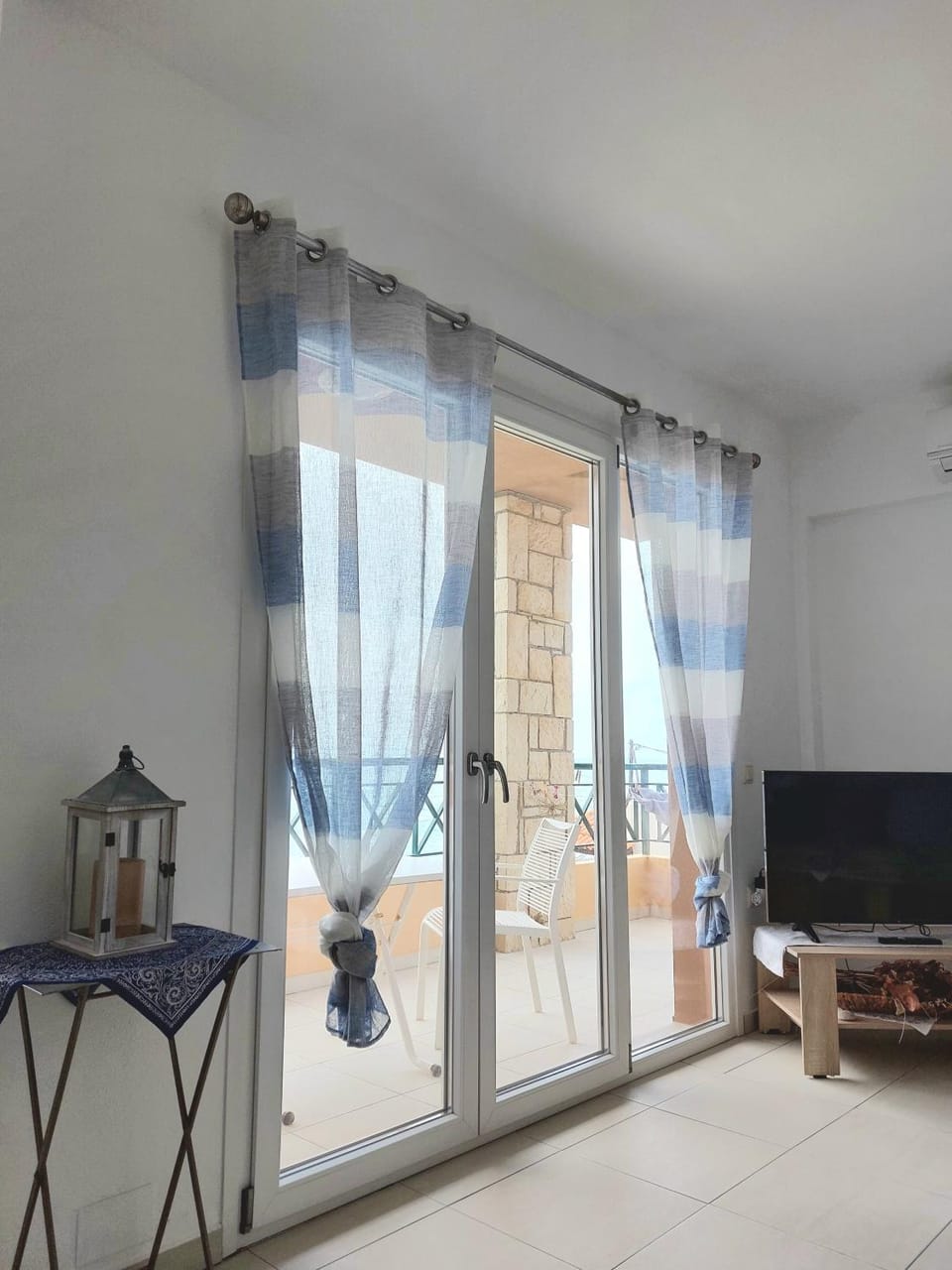 TV and multimedia, Living room, Sea view