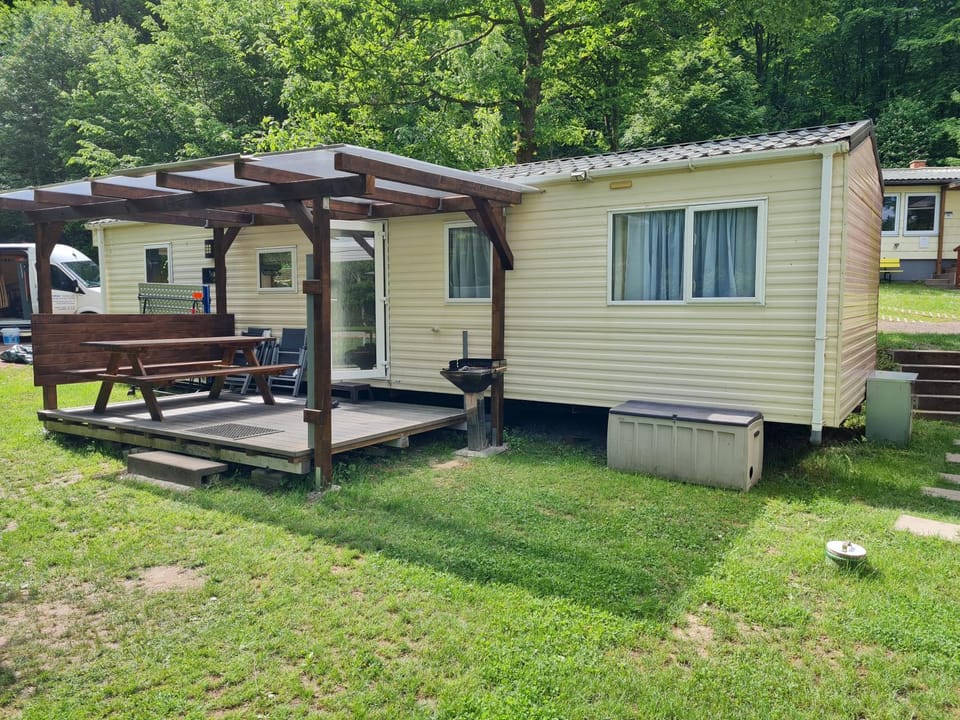Ferienhaus direkt am See Mobilheim am Schönsee Campground/ 
RV Resort in Thuringia, Germany