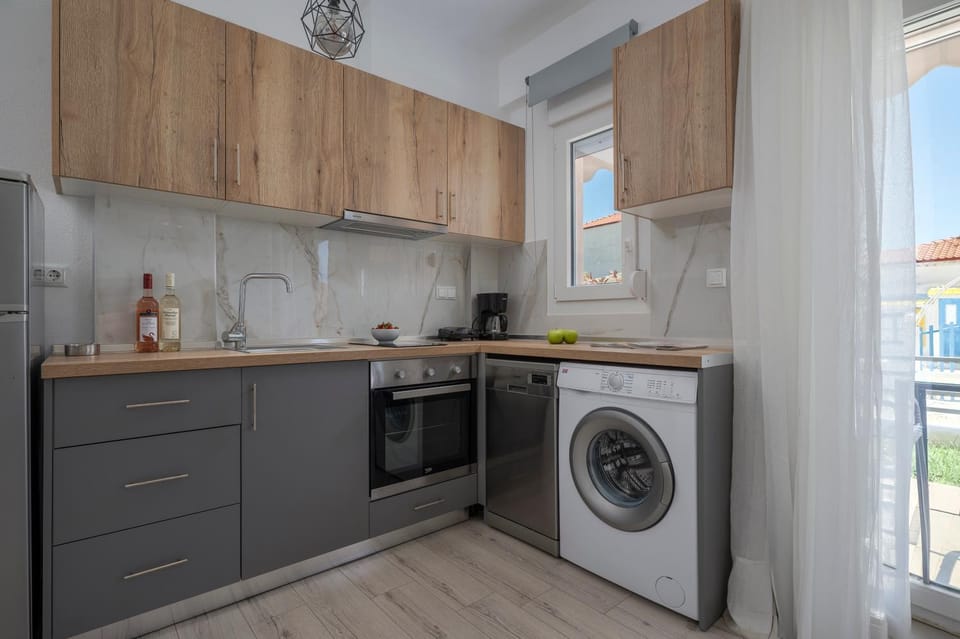 Kitchen or kitchenette, oven, stove