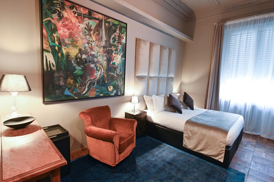 Bed, Photo of the whole room