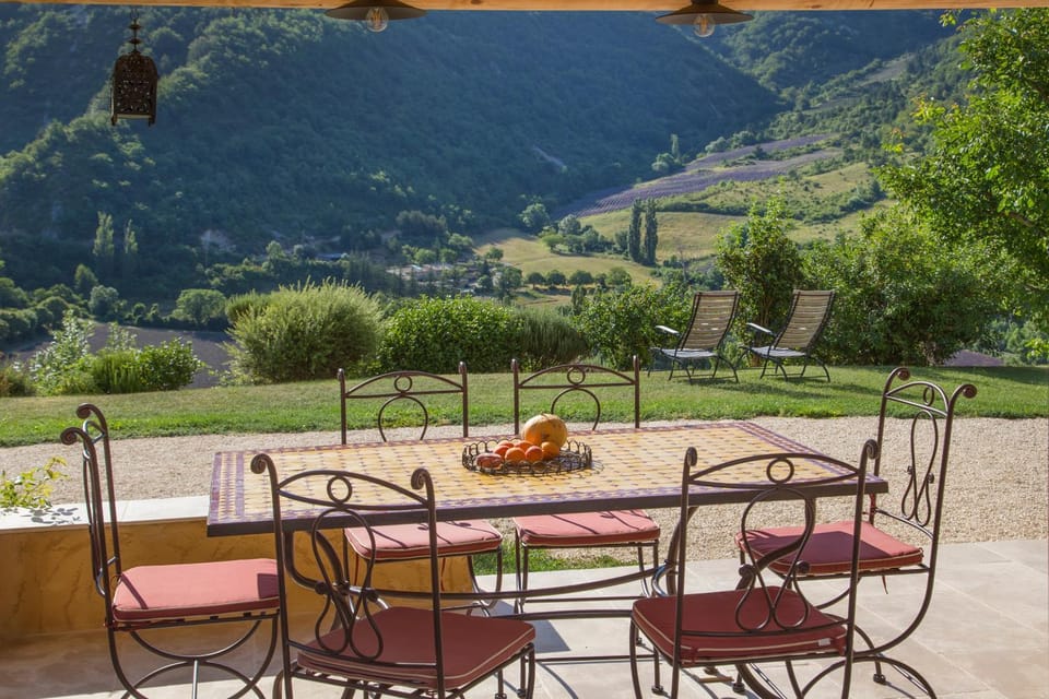 Les Demeures Azélie & SPA House in Provence