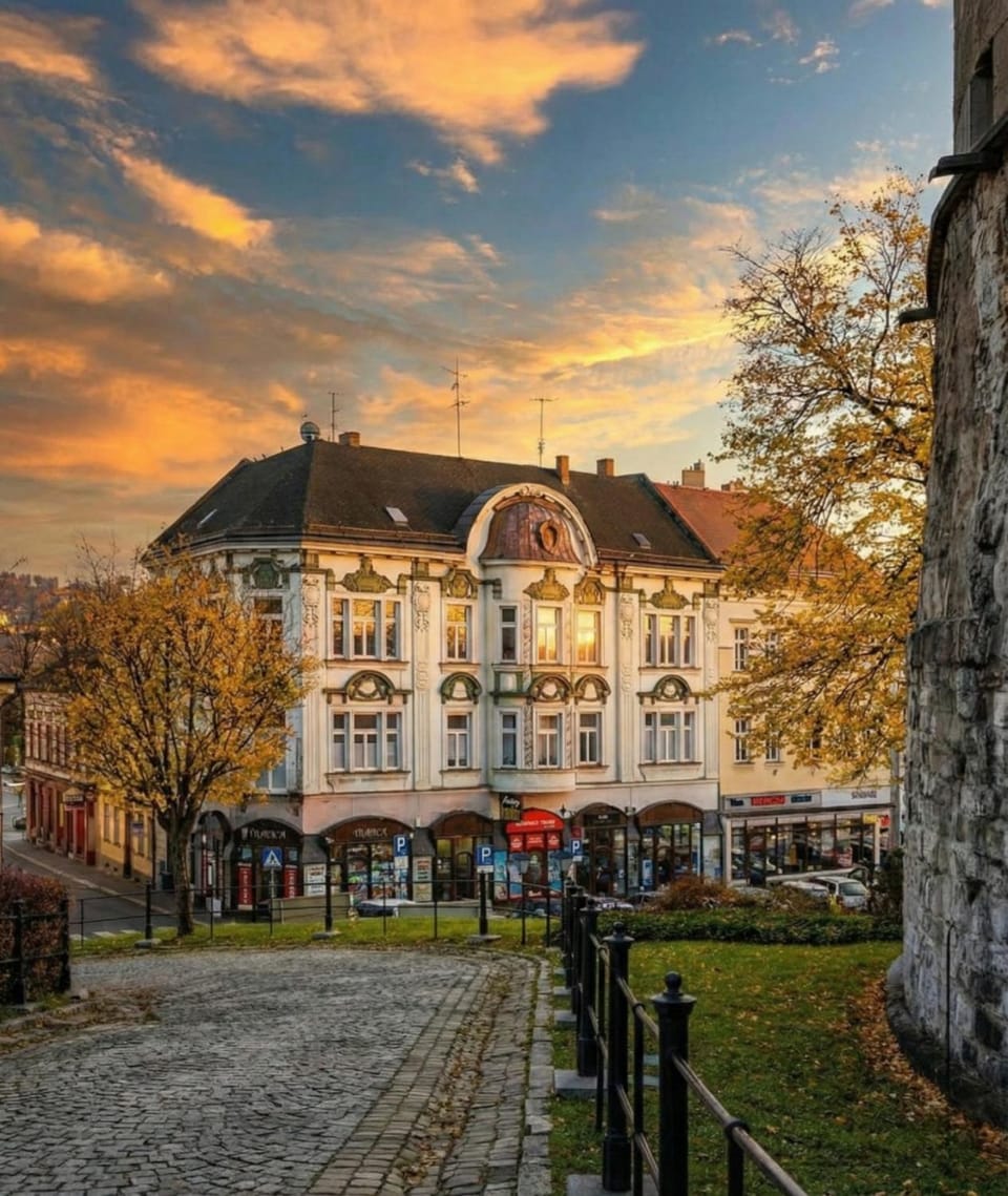 Property building, Neighbourhood, Natural landscape, City view