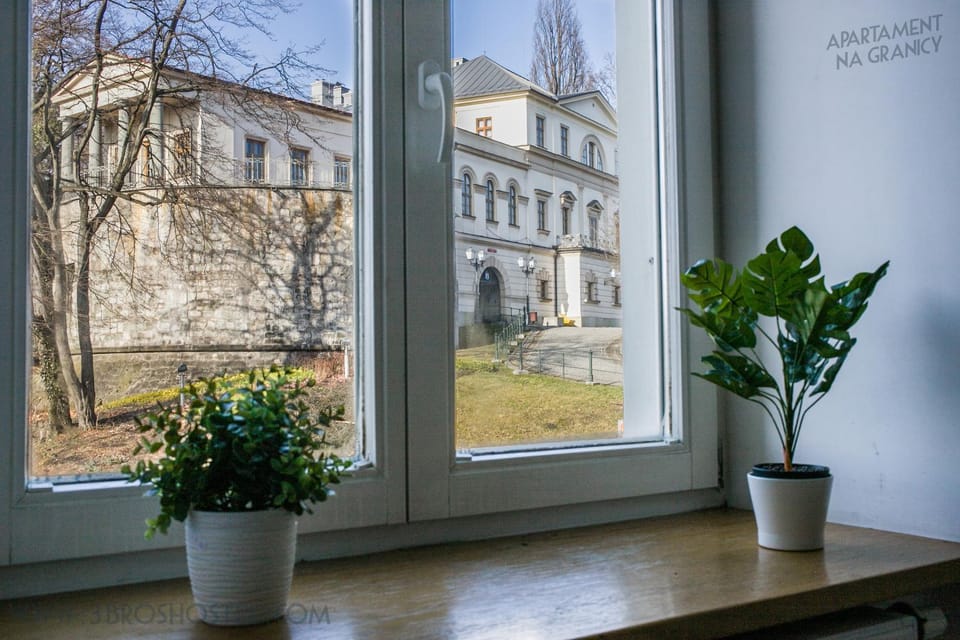 Nearby landmark, View (from property/room), City view, Street view
