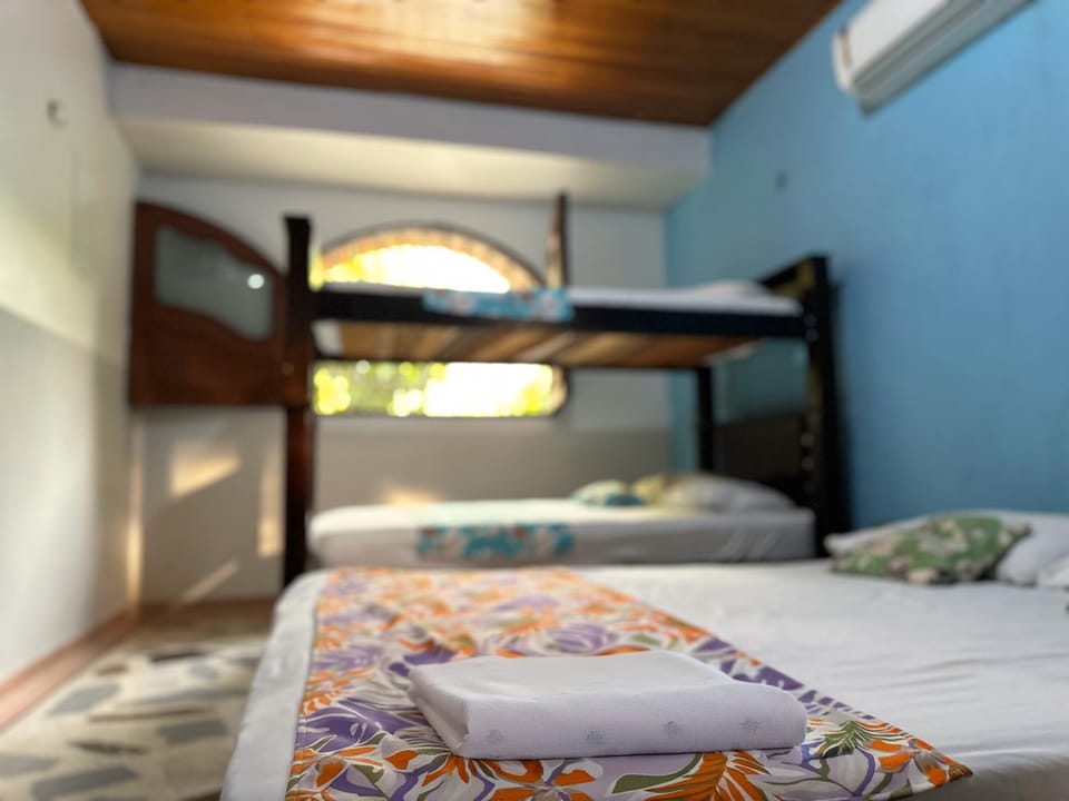 Bed, Photo of the whole room, bunk bed, air conditioner