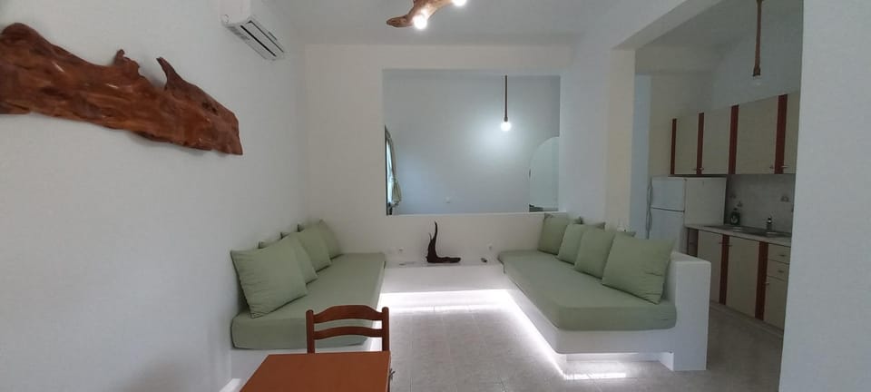 Living room, Photo of the whole room, Seating area