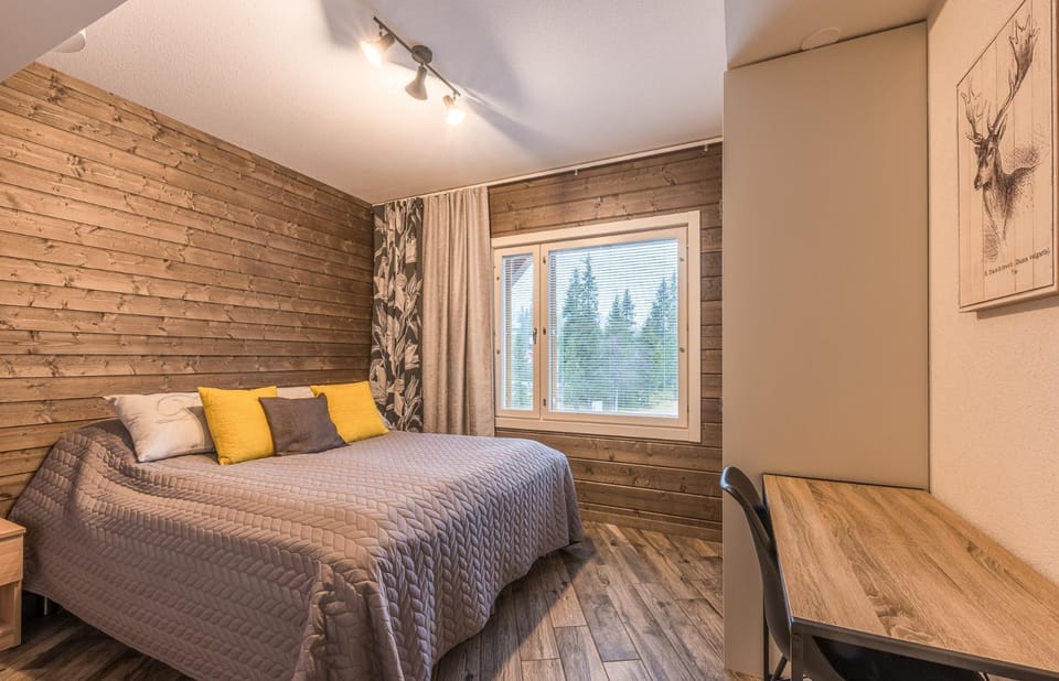 Bed, Bedroom, Mountain view