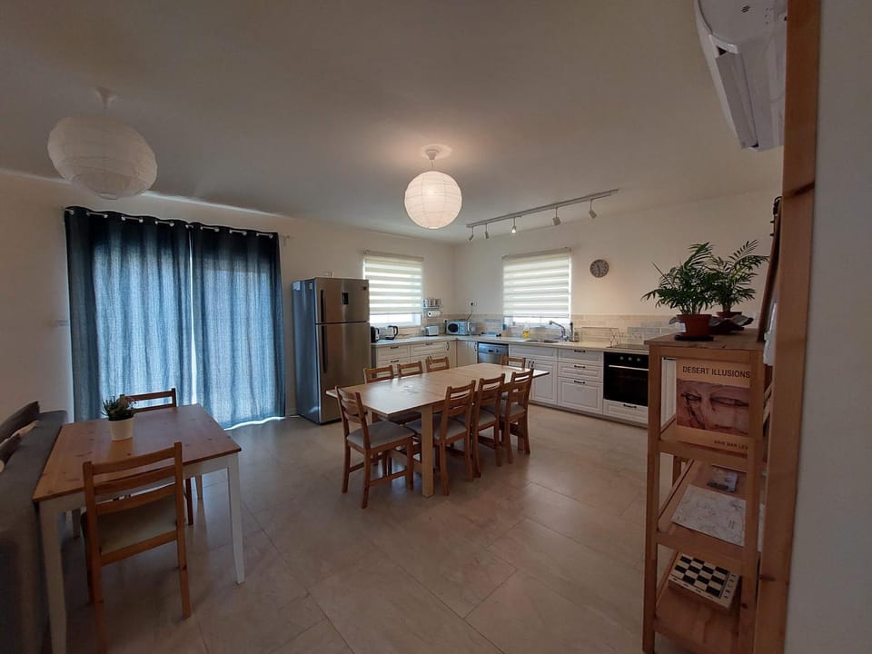 הבית ליד המצוק By The Cliff Villa in South District