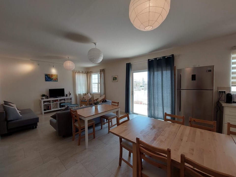 הבית ליד המצוק By The Cliff Villa in South District