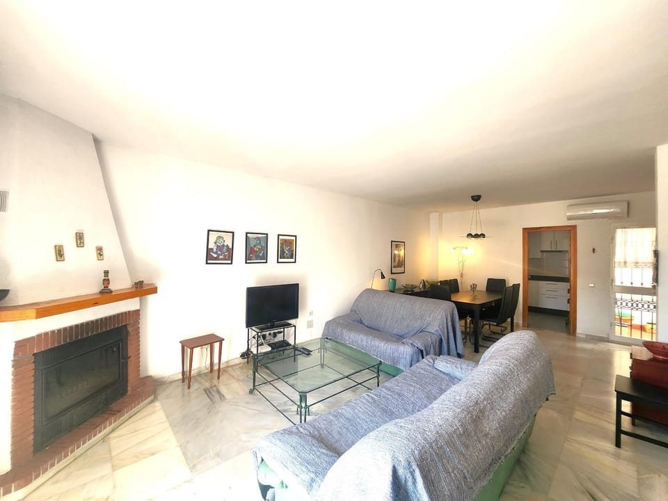 Communal lounge/ TV room, Living room