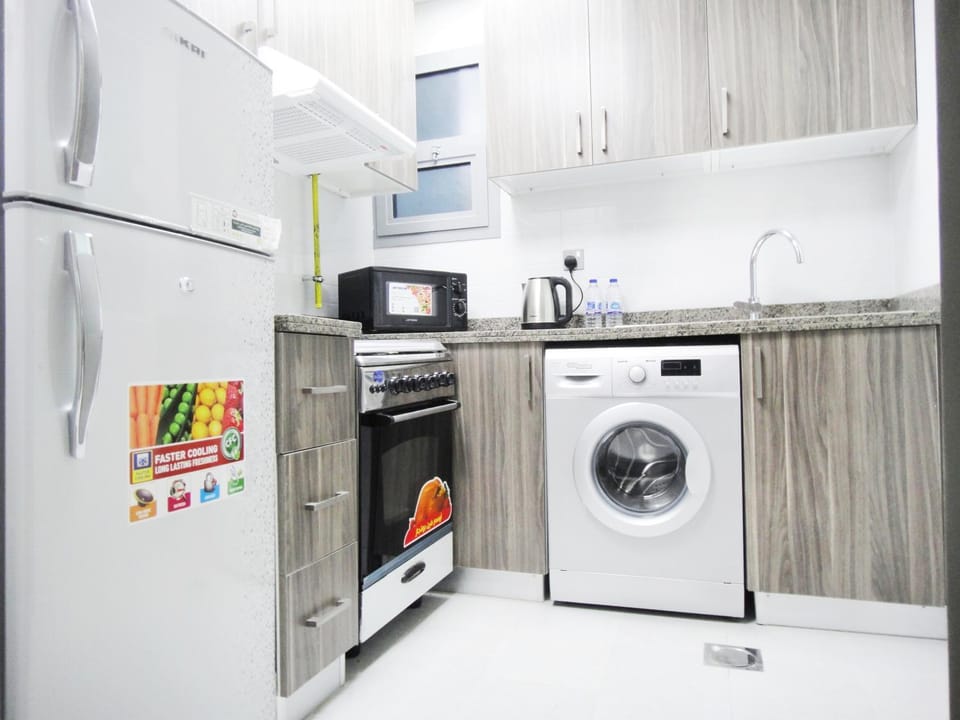 Kitchen or kitchenette, Communal kitchen