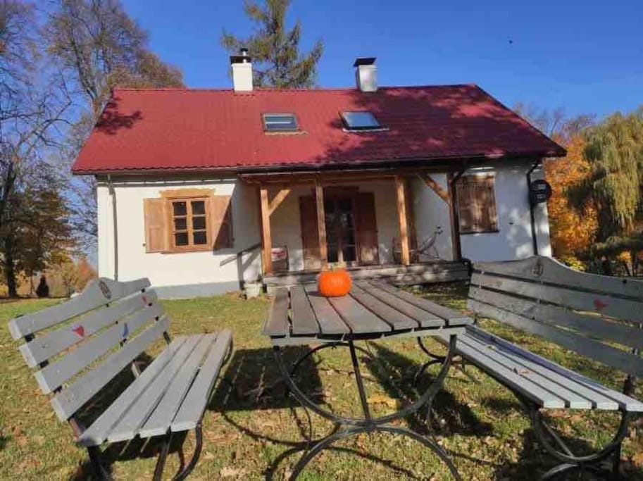 Świętokrzyskie Dworek Radkowice Kasztanowa Aleja Agroturystyka House in Poland