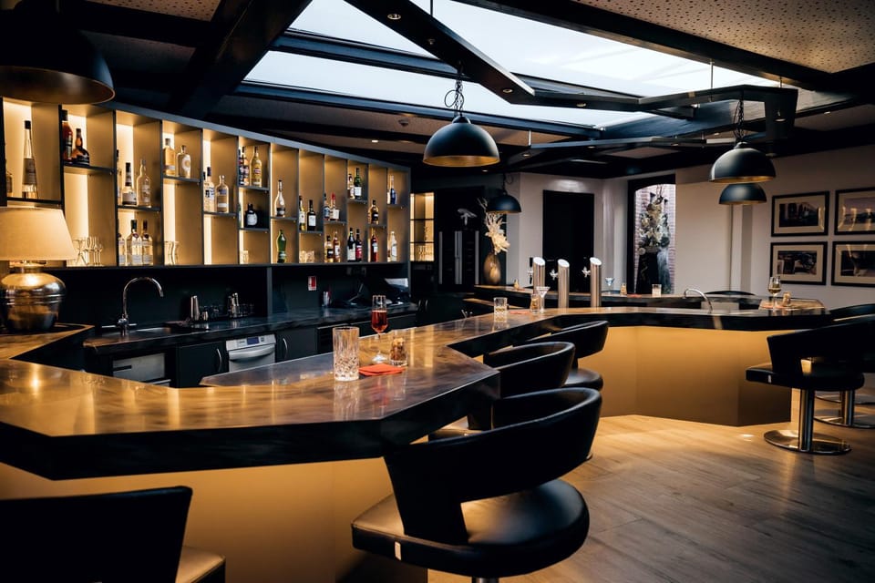 Lounge or bar