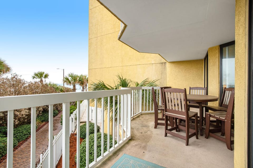 Charleston Oceanfront Villas 101 - 30 Day Rental House in Folly Beach