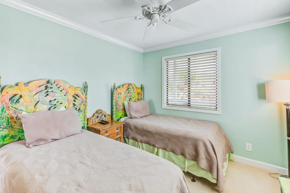 Aloha-A Coastal Getaway House in Folly Beach