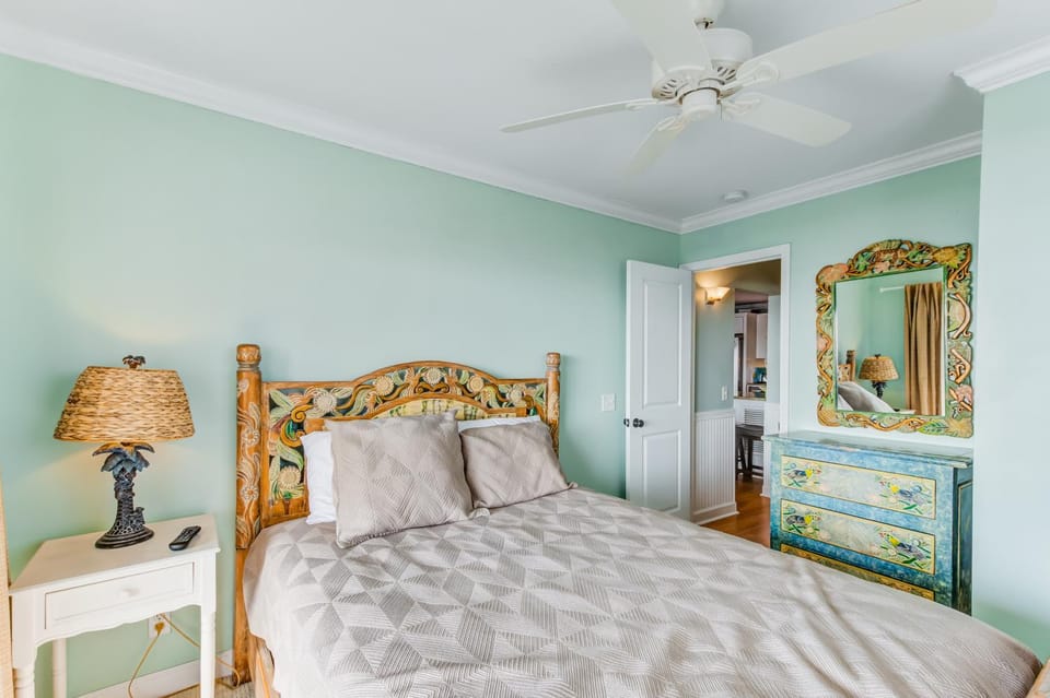 Aloha-A Coastal Getaway House in Folly Beach
