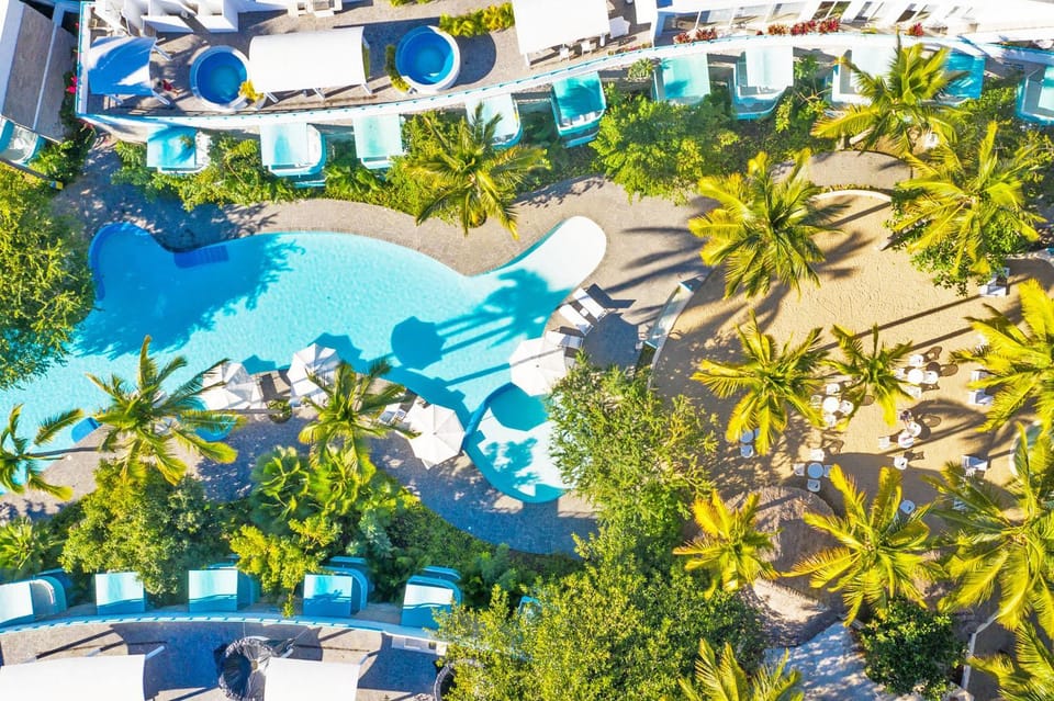 Property building, Beach, Swimming pool