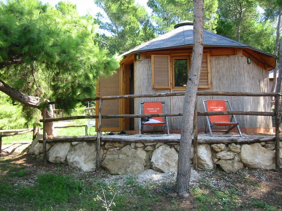 Property building, Patio, Day, Garden, Garden view
