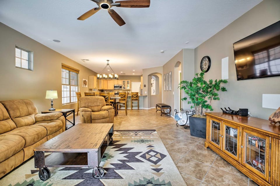 Family Home w/ Pool, BBQ & Fire Pit in Goodyear House in Goodyear