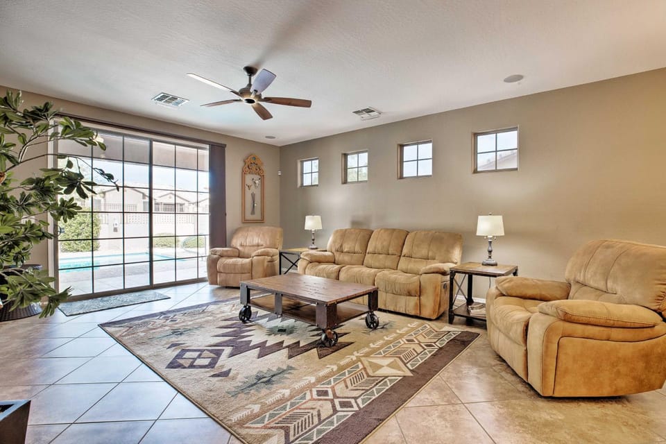 Family Home w/ Pool, BBQ & Fire Pit in Goodyear House in Goodyear