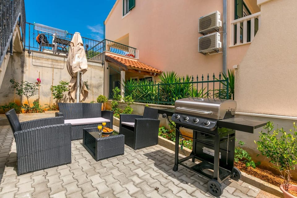 Patio, BBQ facilities, View (from property/room), Balcony/Terrace, Seating area