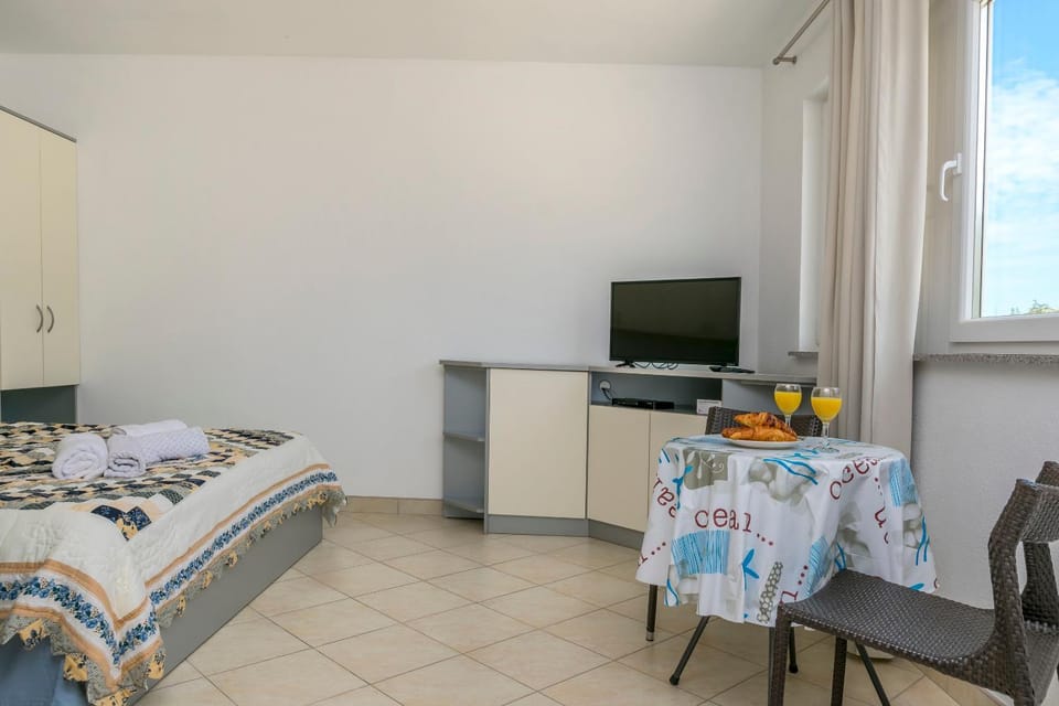 TV and multimedia, Bedroom