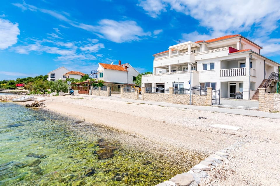 Facade/entrance, Beach