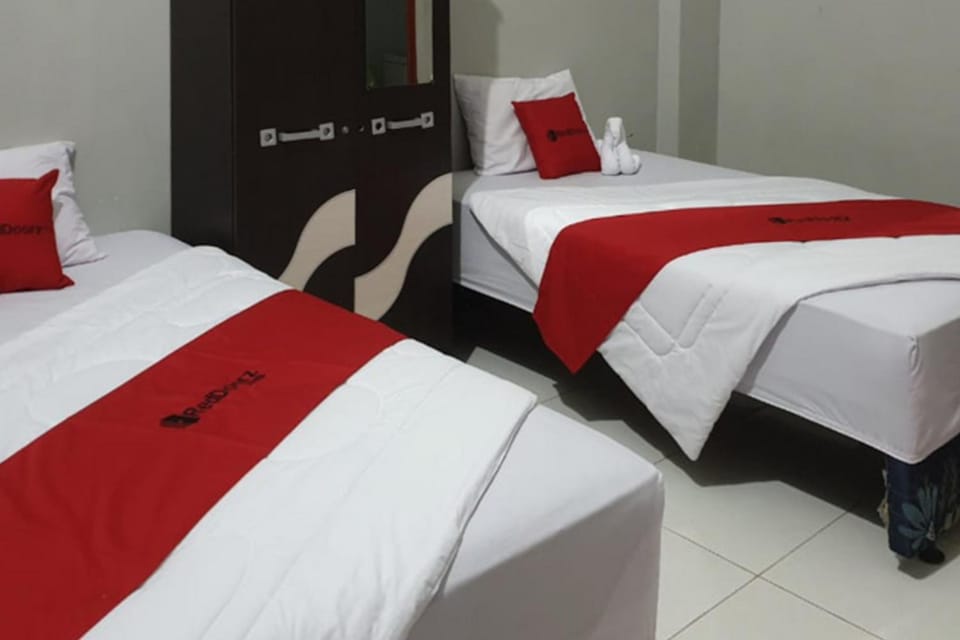 RedDoorz @ Hotel Yaki Mamuju Hotel in Indonesia