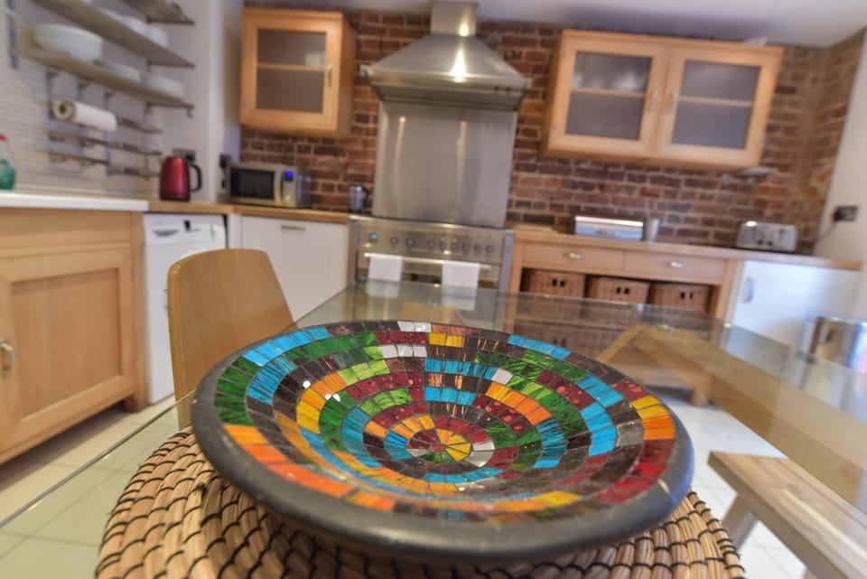 Kitchen or kitchenette, Dining area, Communal kitchen