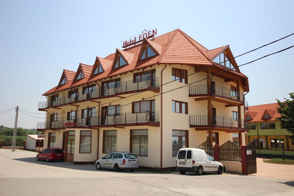 Property building, Day