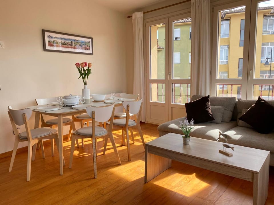 Living room, Seating area, Dining area