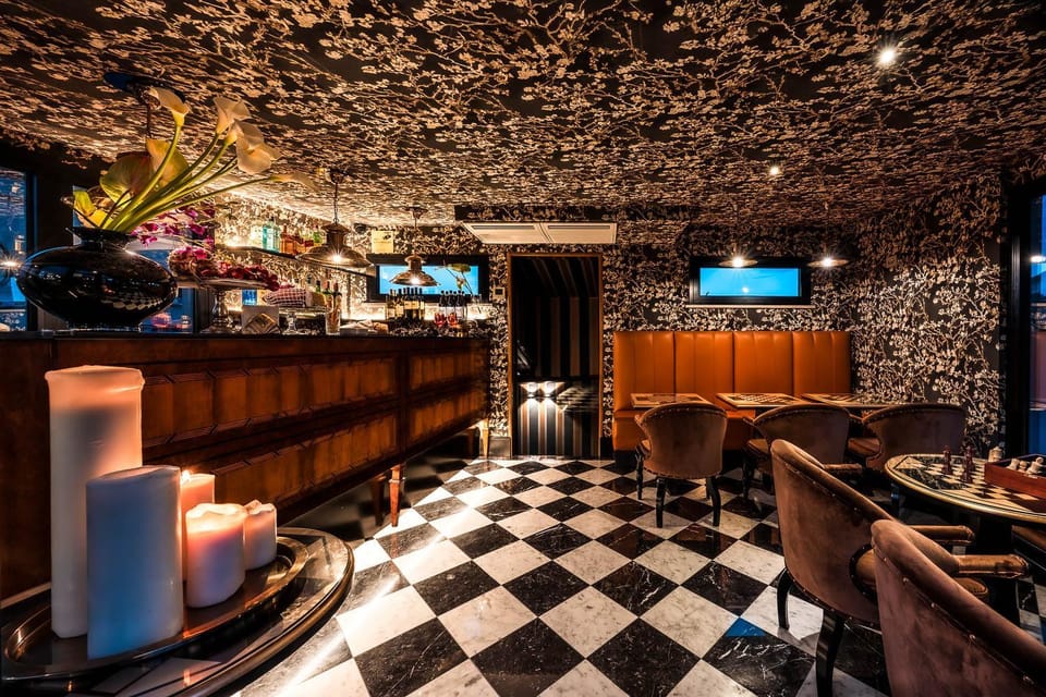 Lounge or bar