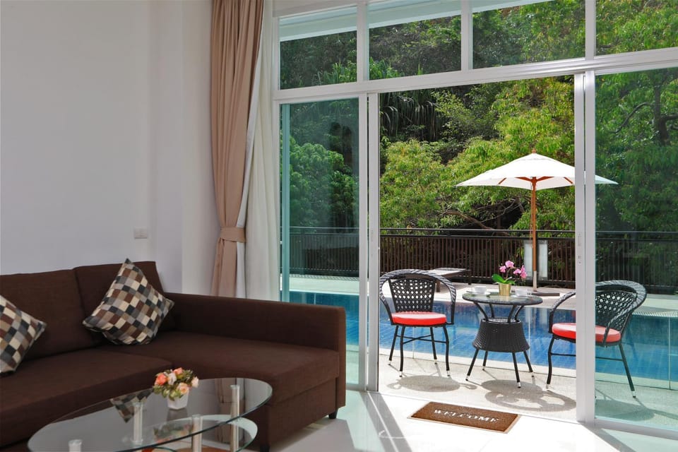 View (from property/room), Balcony/Terrace, Living room, Other, Seating area, Dining area