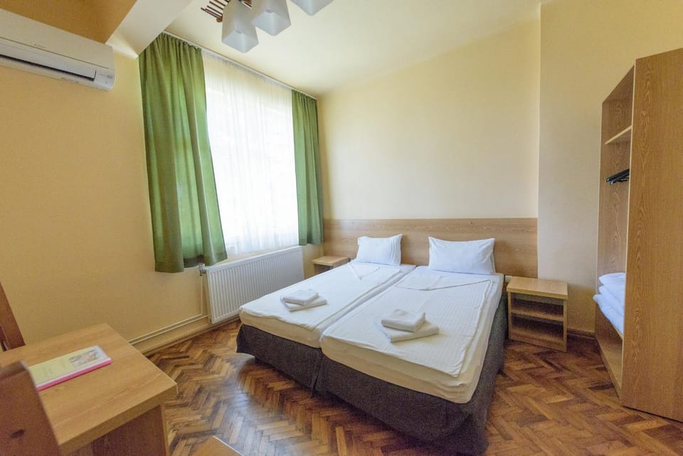 Pensiunea Tranzit Bed and Breakfast in Hungary