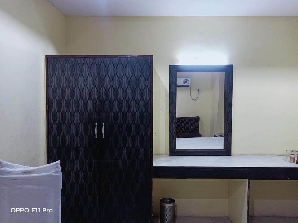 Bathroom, Family