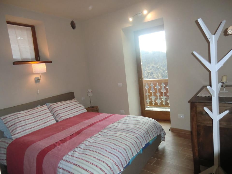 LA PICCIONAIA Chalet in Piedmont