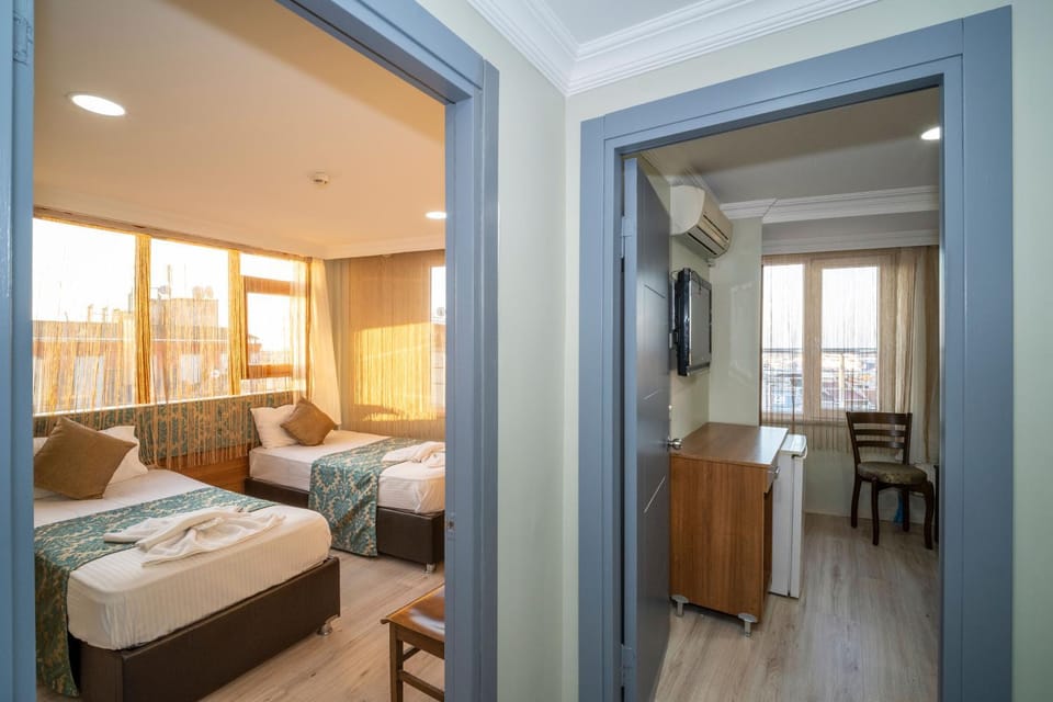 Bed, TV and multimedia, Living room, Photo of the whole room, Bedroom