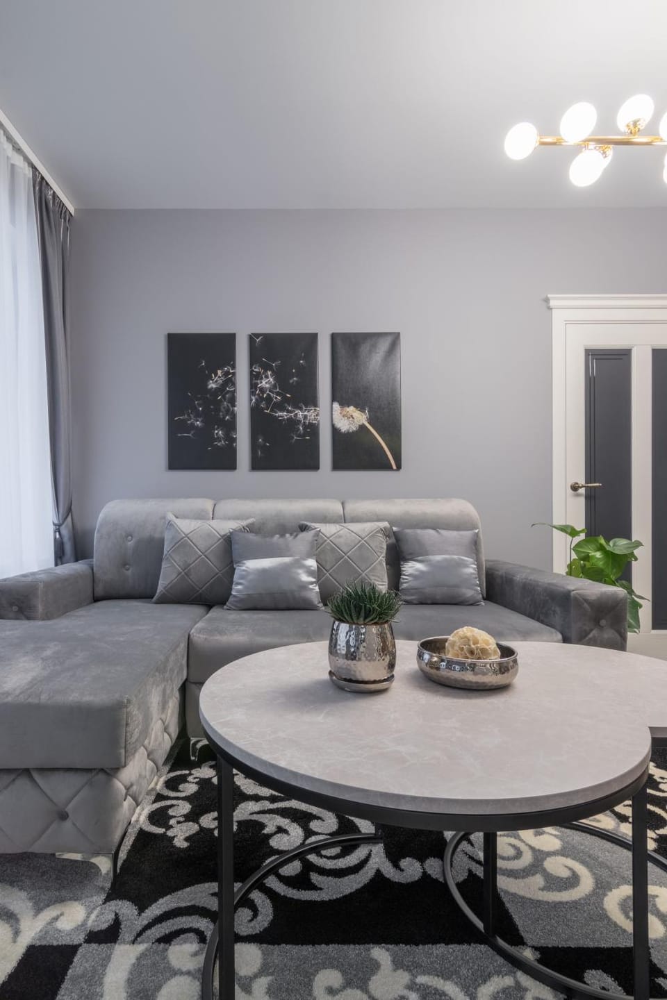 Dandelion apartment in the heart of Kaunas Apartment in Lithuania