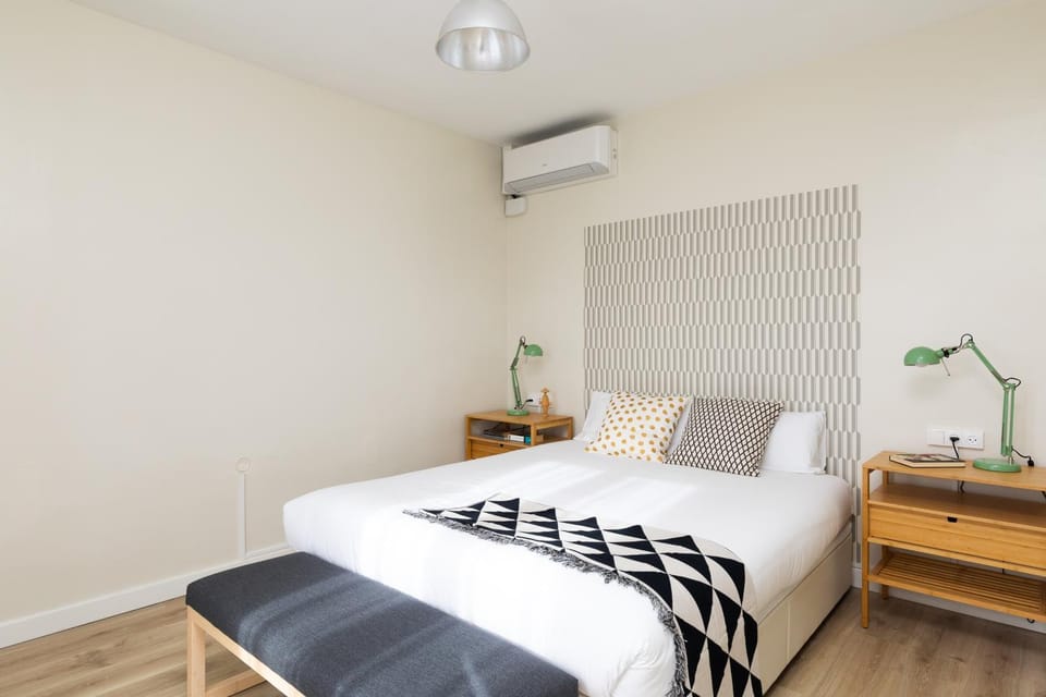 Bed, Photo of the whole room, Bedroom