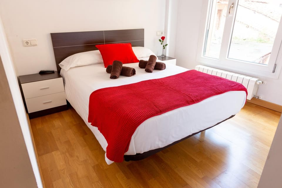 Bed, Bedroom, internet, elevator