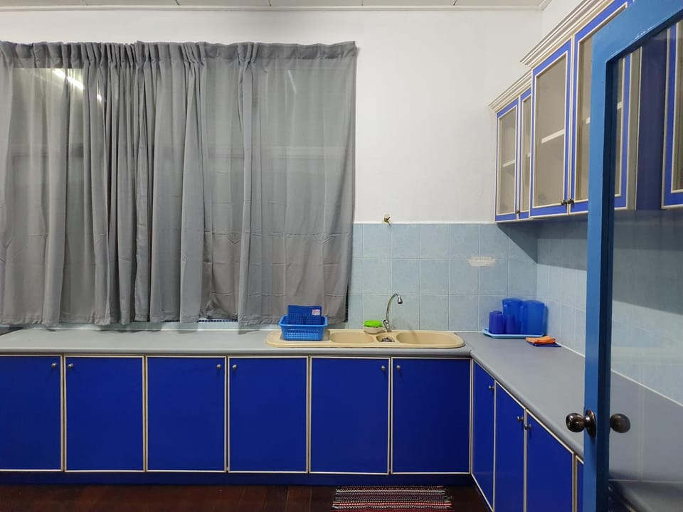 ALA Beach Lodge - Ketapang Homestay House in Malaysia