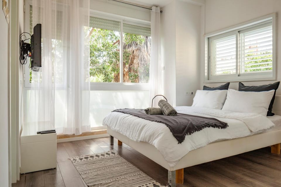 Big Apartment Next to Gordon Beach Plus Free Parking Apartment in Tel Aviv-Yafo