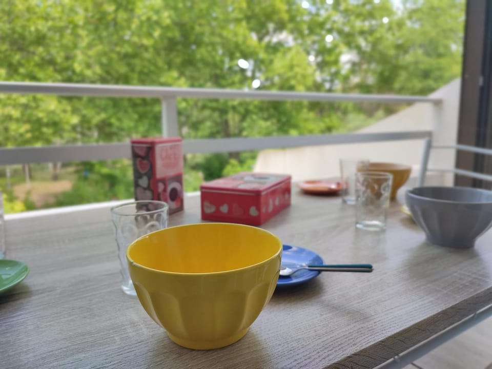 Balcony/Terrace, Food