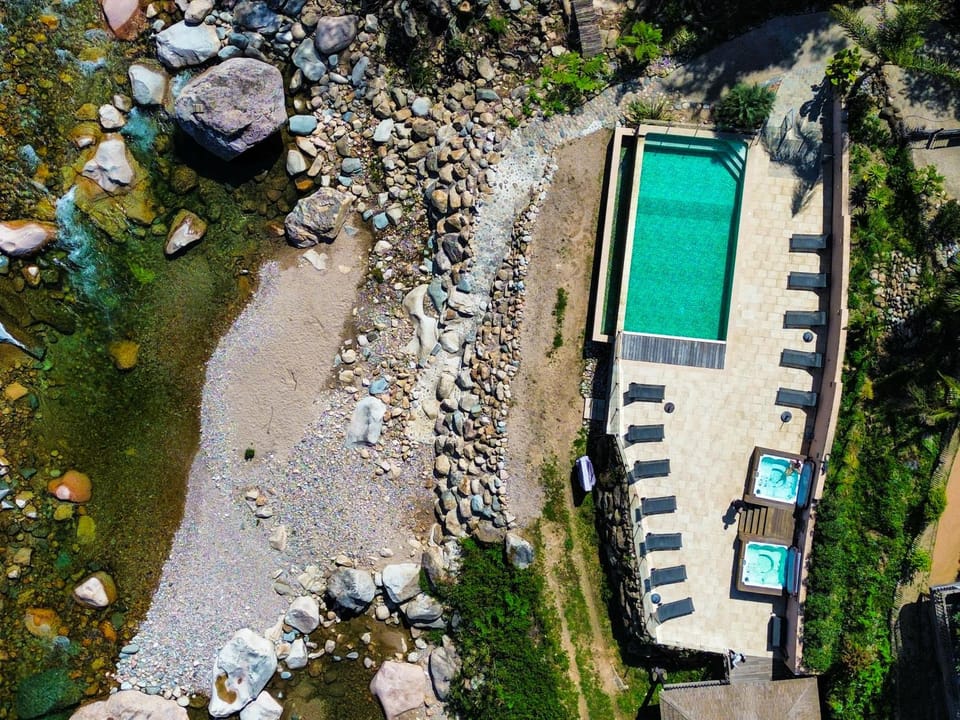 Day, Natural landscape, Bird's eye view, Pool view, Swimming pool, sunbed