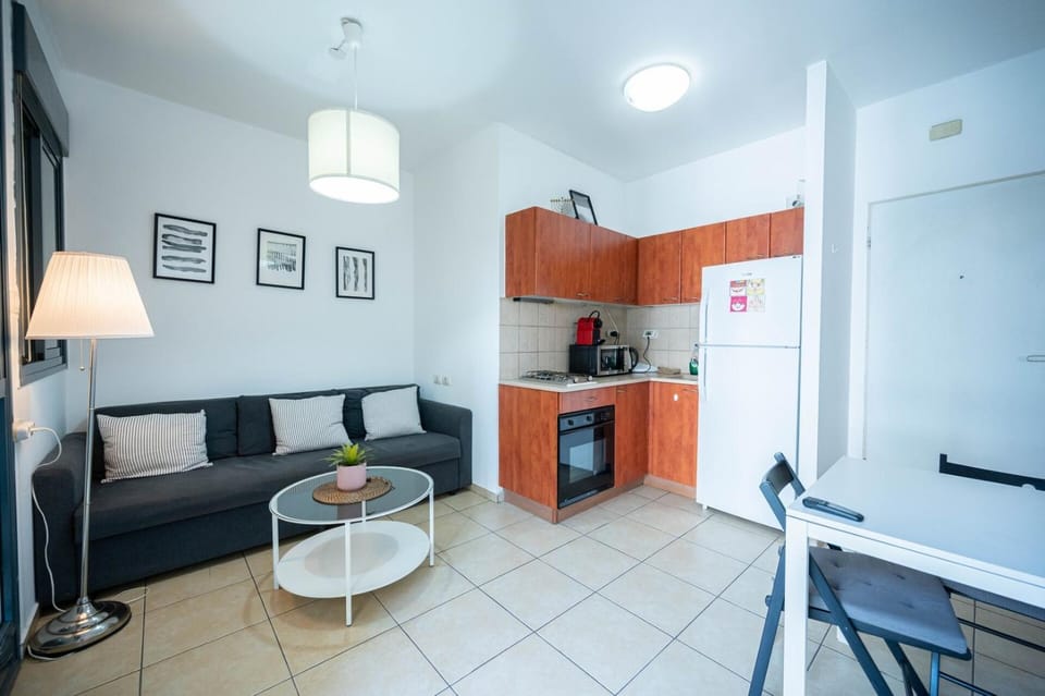 City Center 1 Bedroom Apartment & Parking By Vacay Apartment in Tel Aviv-Yafo