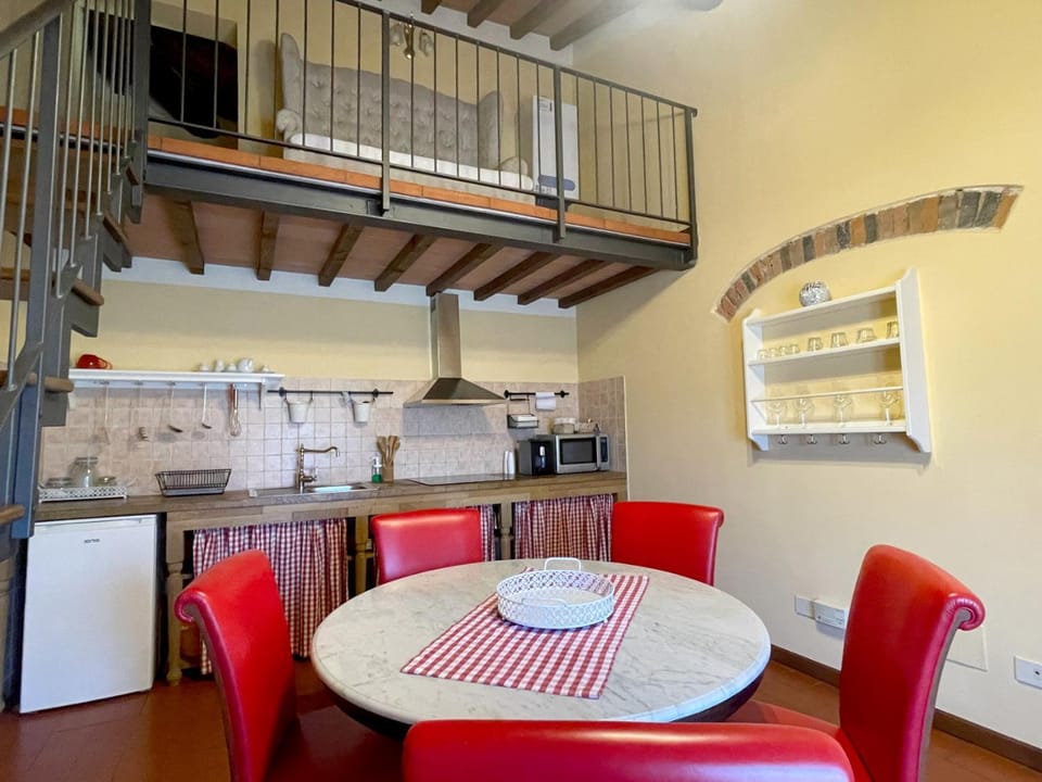 Dining area, kitchen