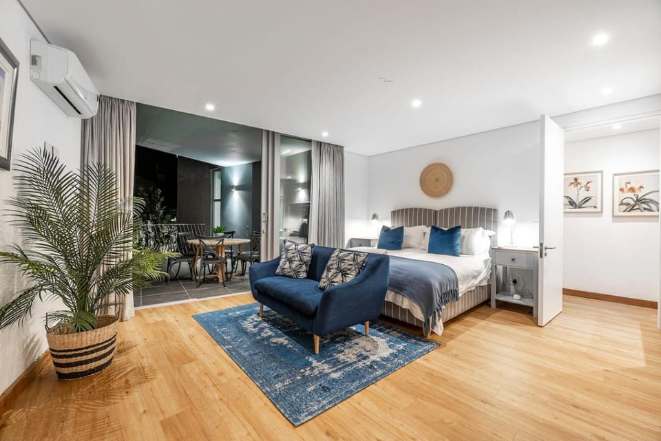 17 Marine - 3 Bedroom - Sea View - Apt 101 Apartment in Hermanus