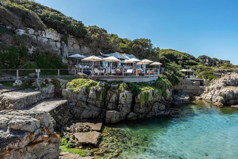 17 Marine - 3 Bedroom - Sea View - Apt 101 Apartment in Hermanus